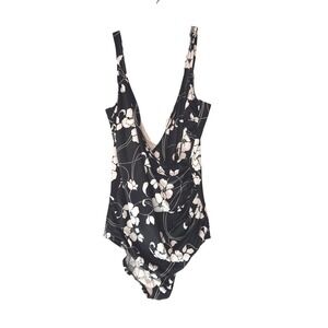 Miraclesuit One Piece Swimsuit Black White Floral Ruched Beach Vacation Size 18